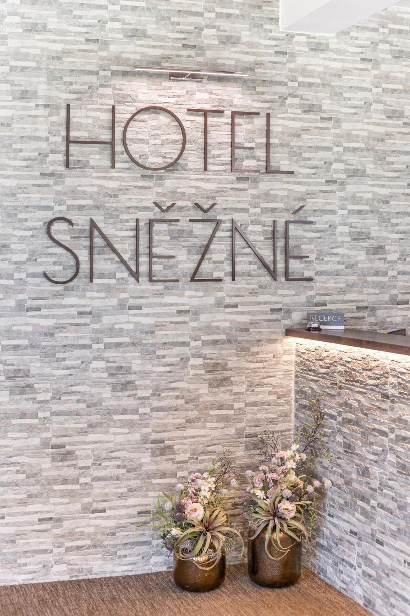 Hotel Snezne 外观 照片